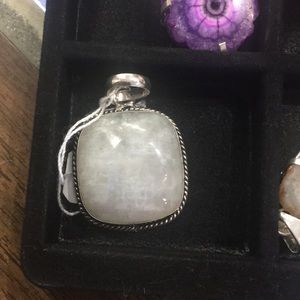 Necklace moonstone very nice pic 1 inch